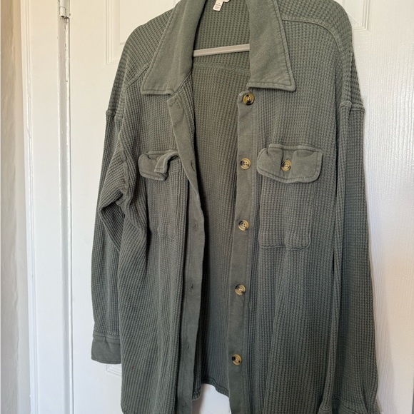 Terra & Sky Women's Plus Size Button Down Waffle Knit Shacket, size 1X (16-18) - Picture 4 of 5